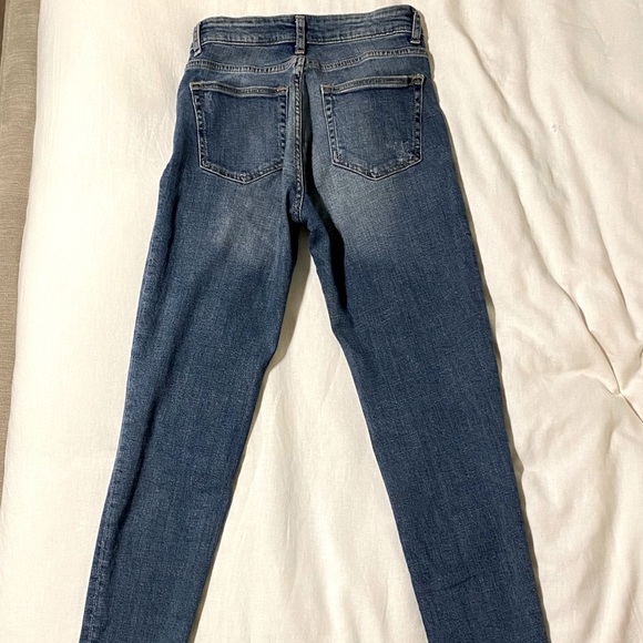 H&M NWOT Distressed Mom Jeans - Picture 5 of 7